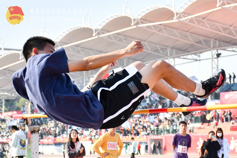 学生甲组男子跳高决赛1.jpg