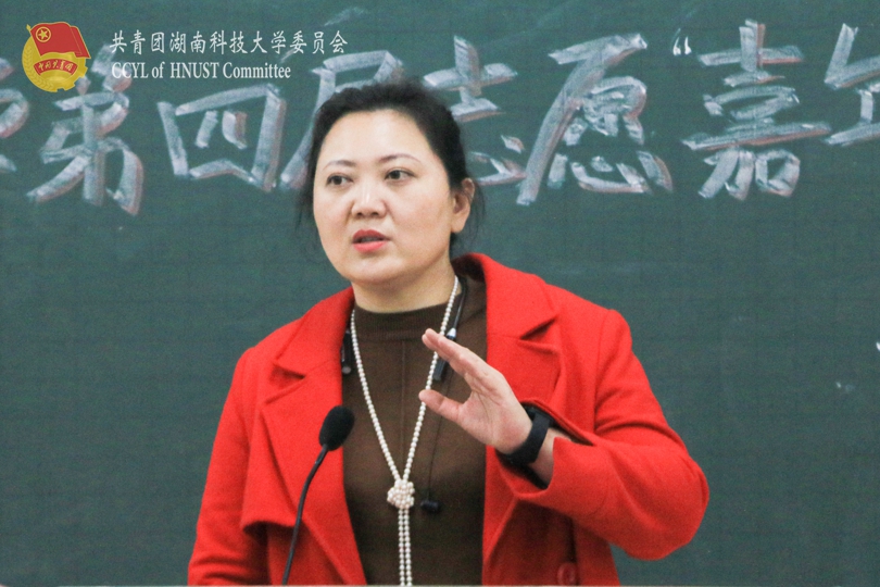 湘潭市妇幼保健院妇保科刘丹主任正在开展讲座.jpg