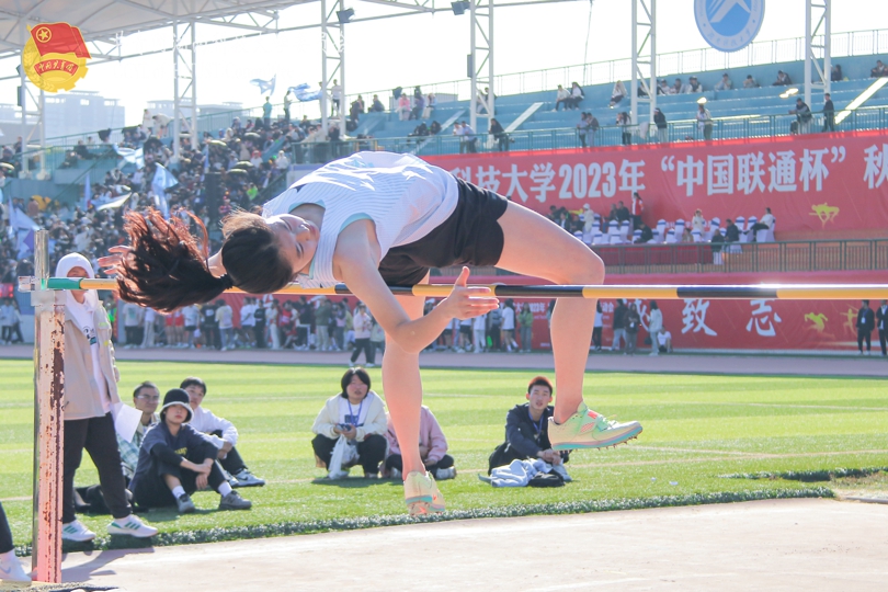 跳高女子乙组比赛现场.jpg