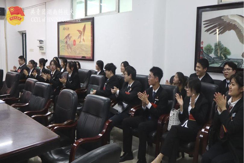 学生代表会现场.png