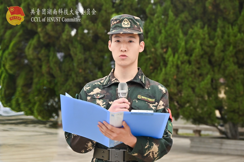 余欢同学宣读祭文.jpg