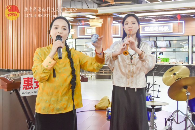 惠女表演.jpg