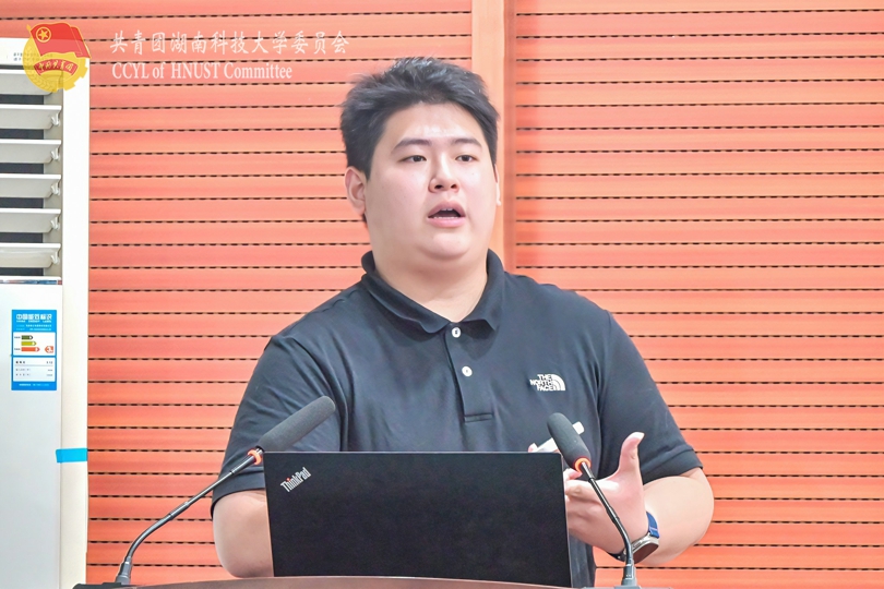 第四组第二位代表王俊宇发言.jpg