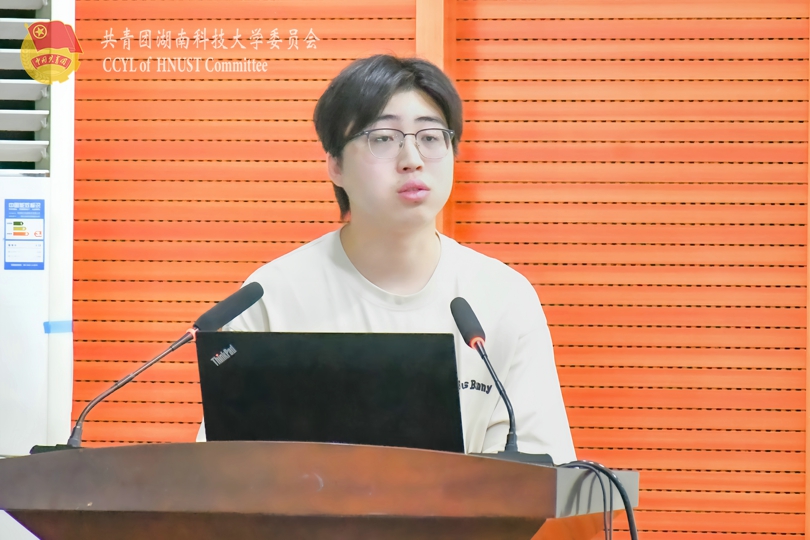 计算机科学与工程学院代表进行工作报告.jpg