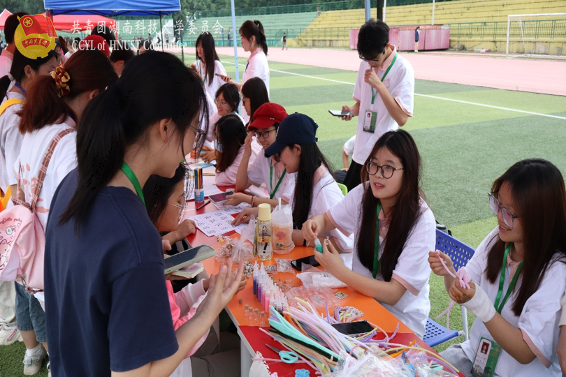学生参与互动游戏.png
