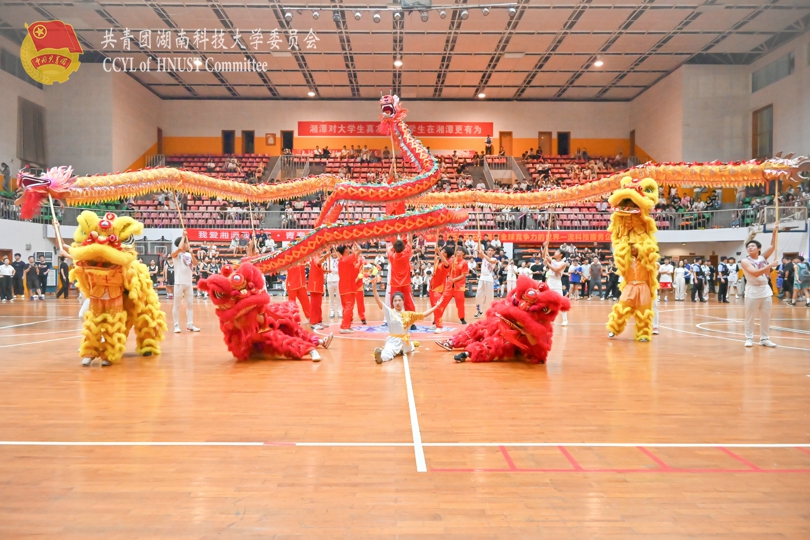闭幕式龙狮表演.jpg
