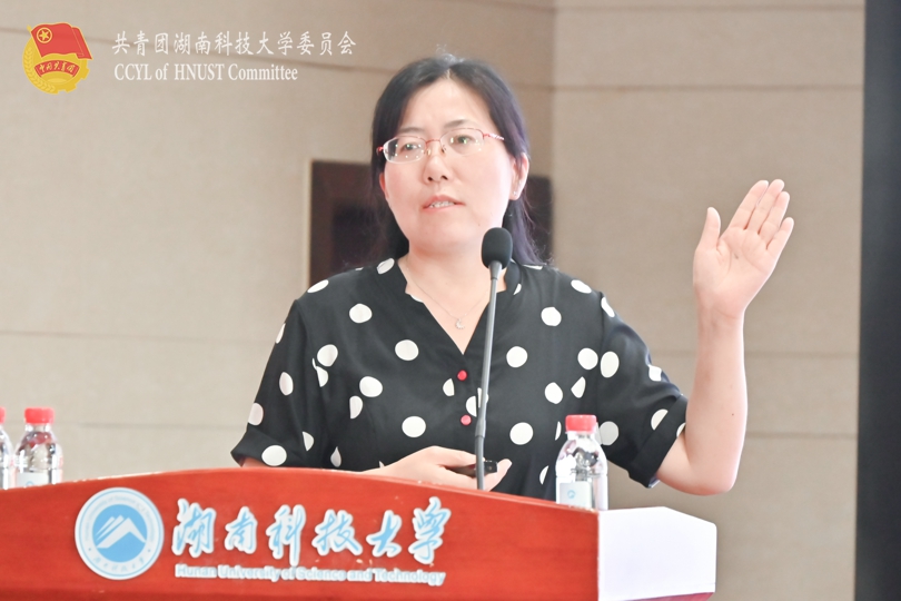 刘灿群老师.jpg