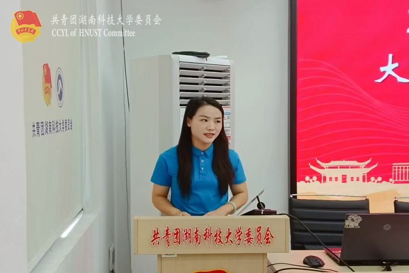 校团委校园文化部负责人唐翠柳讲话.jpg