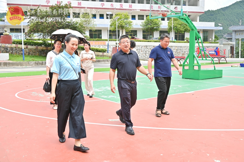 领导来访3.jpg
