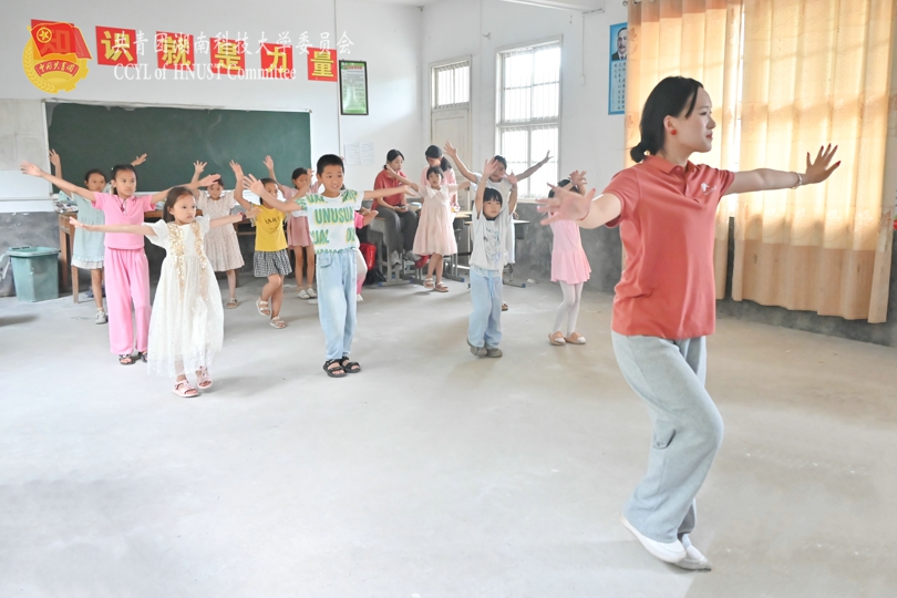 舞蹈课教学.jpg