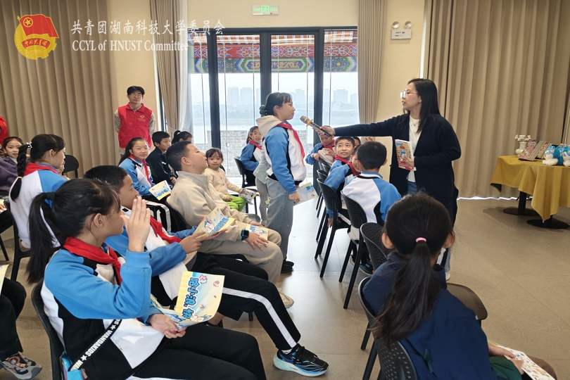 969cb1a406184ddcb3a88f8aed66115a.jpg 小朋友回答脑筋急转弯.jpg