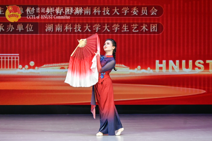 a00b82e3ec5d4757ad5990aec87246d9.jpg 舞蹈二等奖王文慧.jpg