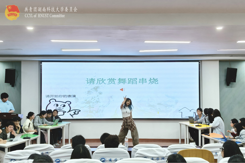 舞蹈串烧表演.jpg
