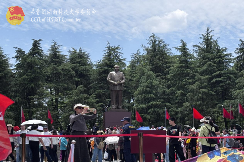 6a495dde5a4147e38a9775a8fa532e04.png 毛泽东铜像广场.png