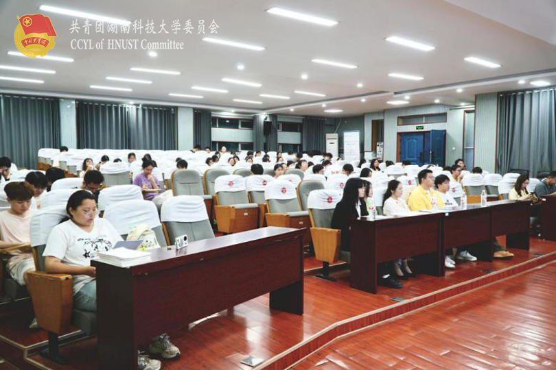 59f378cff83e483a9d0cf25311fcc78a.png 分享会现场.png