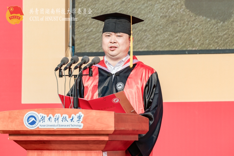 64ebcc969e2243a1a1e596fbeeff88a3.jpg 谭千保.jpg