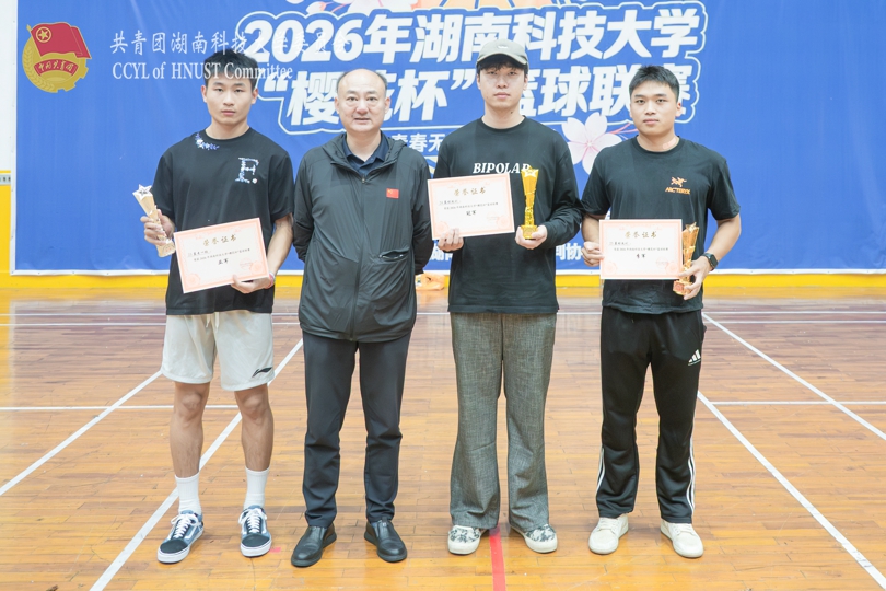 甲组男子团队颁奖2.jpg