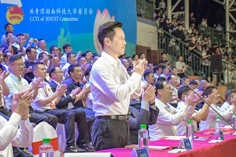 653e7b76a3c84ed7a6c2a4c5308bea5e.jpg 刘扬开幕.jpg