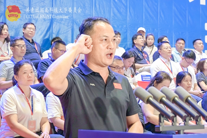 72f0a40d743a49dcb76e80af6adeb2f4.jpg 裁判员.jpg