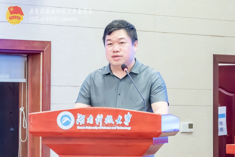 张志敏宣读优秀赛点单位获奖名录.jpg