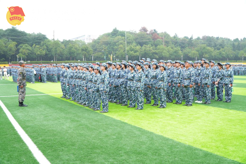 1f6b269bdf13452e8fb3c3ef7cb556d5.png 新生列队.png