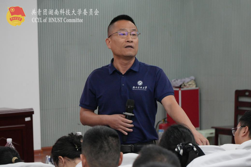 6ba8a1a5499644ec9675dc5f341fcee7.png 潘竟成解答家长疑问.png