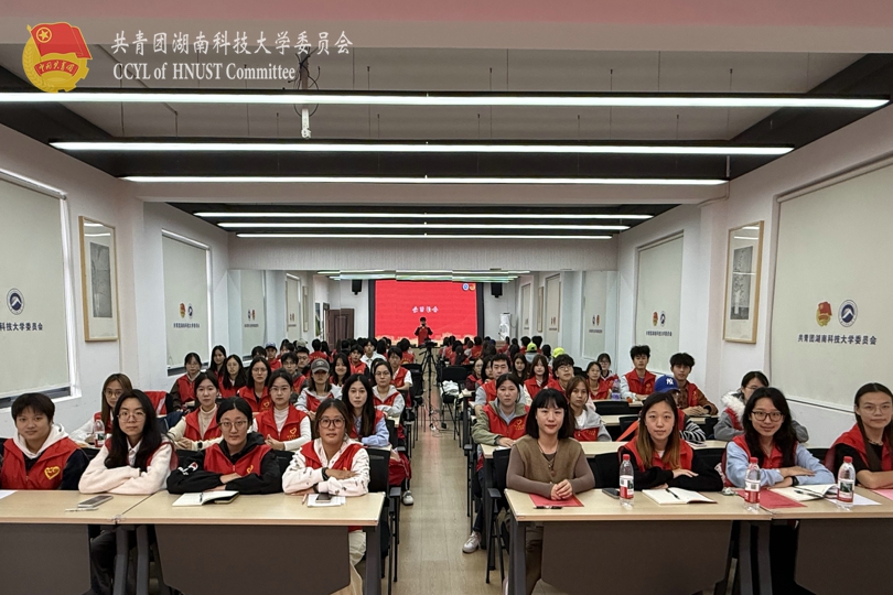 8051853b464345f3bd8520ed3f95bd90.jpg 合影留念.jpg