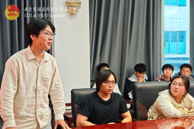 f402728a77324a07b8ad21fe80aab0ac.png 学生交流提问.png